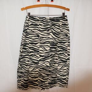 Anne Klein Panel Skirt Size 12 Kick Pleat Hidden Zipper Back Knee Length